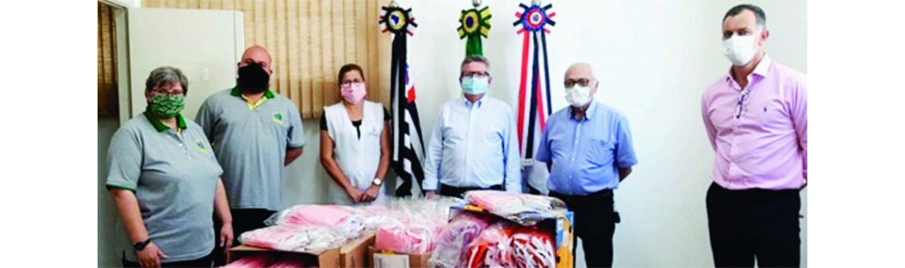 Voluntários da Obra Salesiana de Apoio Fraterno (OSAF) confeccionam e doam 1,5 mil máscaras para a Prefeitura de Araras